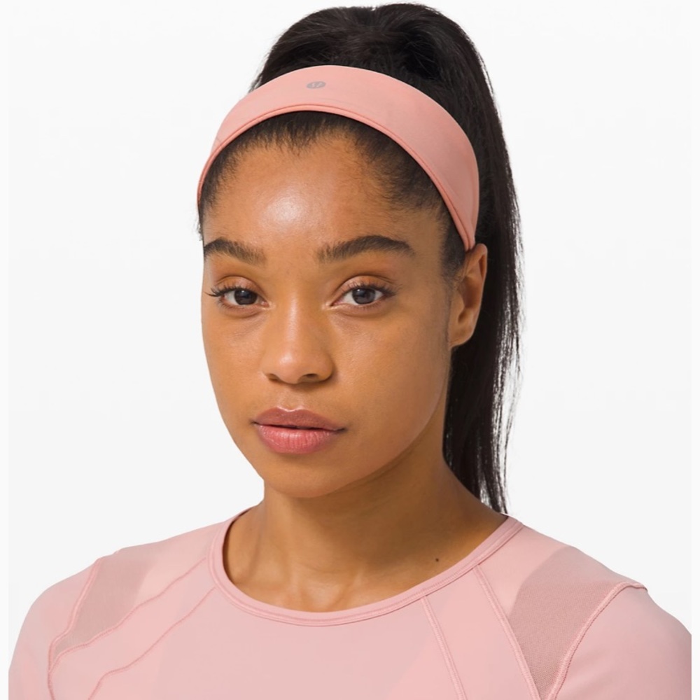 NWOT lululemon fly away tamer headband